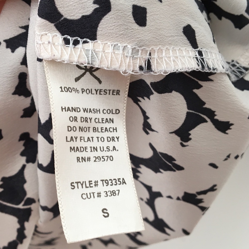 Everly Abstract Pattern Blouse, Small - Picture 8 of 10